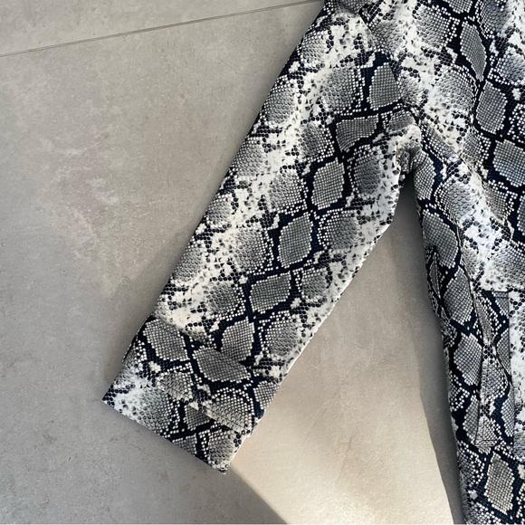 NWT APPARIS INGRID PYTHON TRENCH COAT - Picture 9 of 15